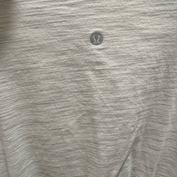 Lululemon back in action long sleeve sz 8, alpine white - Picture 7 of 7